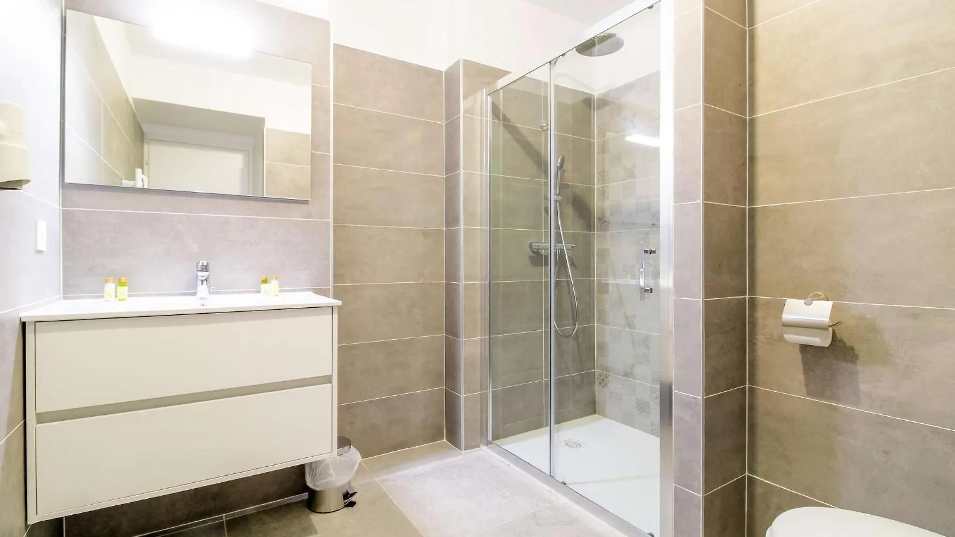 Apartment Select'Sohome - T2 Pour 4 Personnes En Residence Neuve - Parking Prive Et Piscine - 180Sud-B02 Le Lavandou