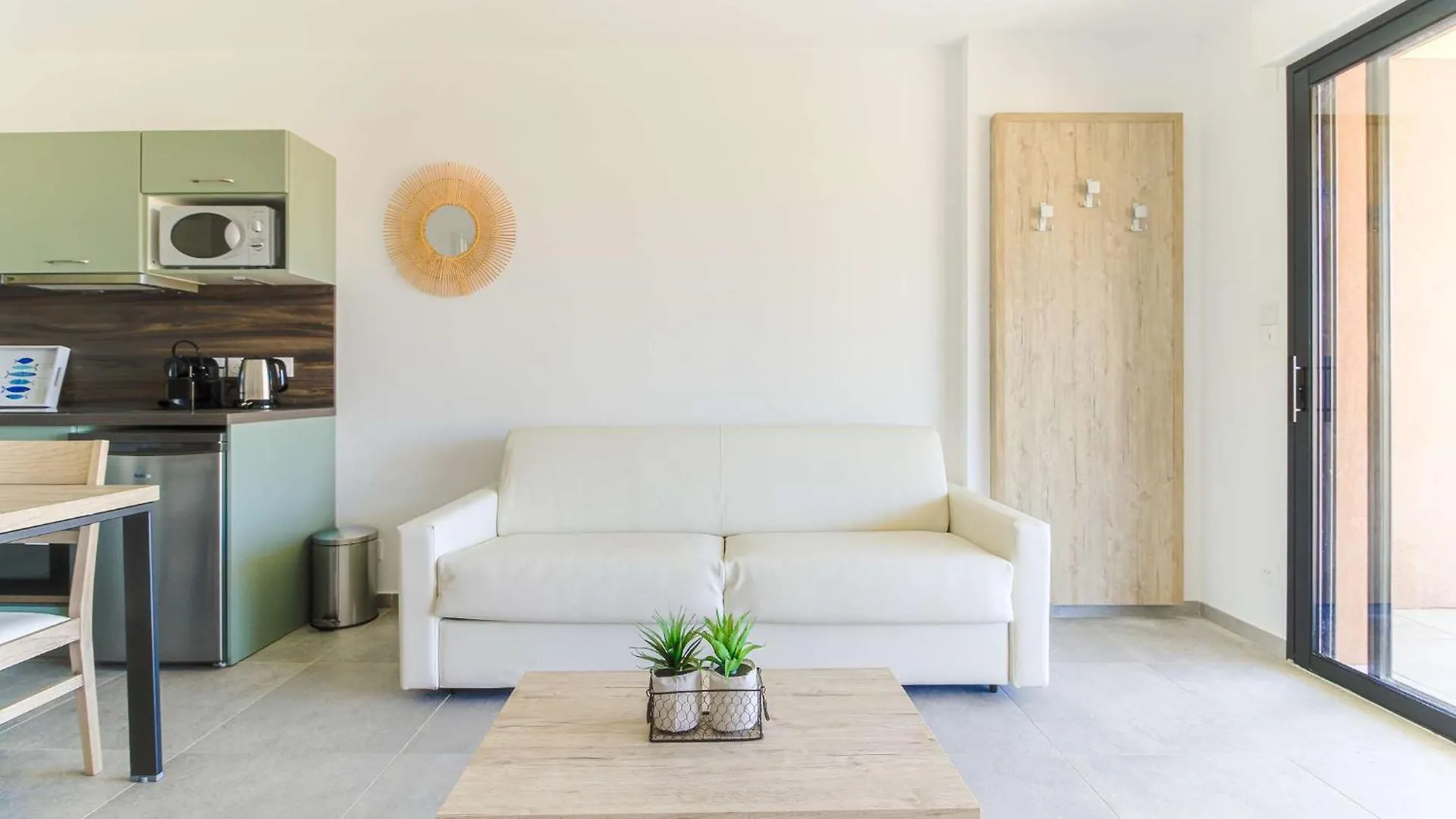 Select'Sohome - T2 Pour 4 Personnes En Residence Neuve - Parking Prive Et Piscine - 180Sud-B02 Le Lavandou