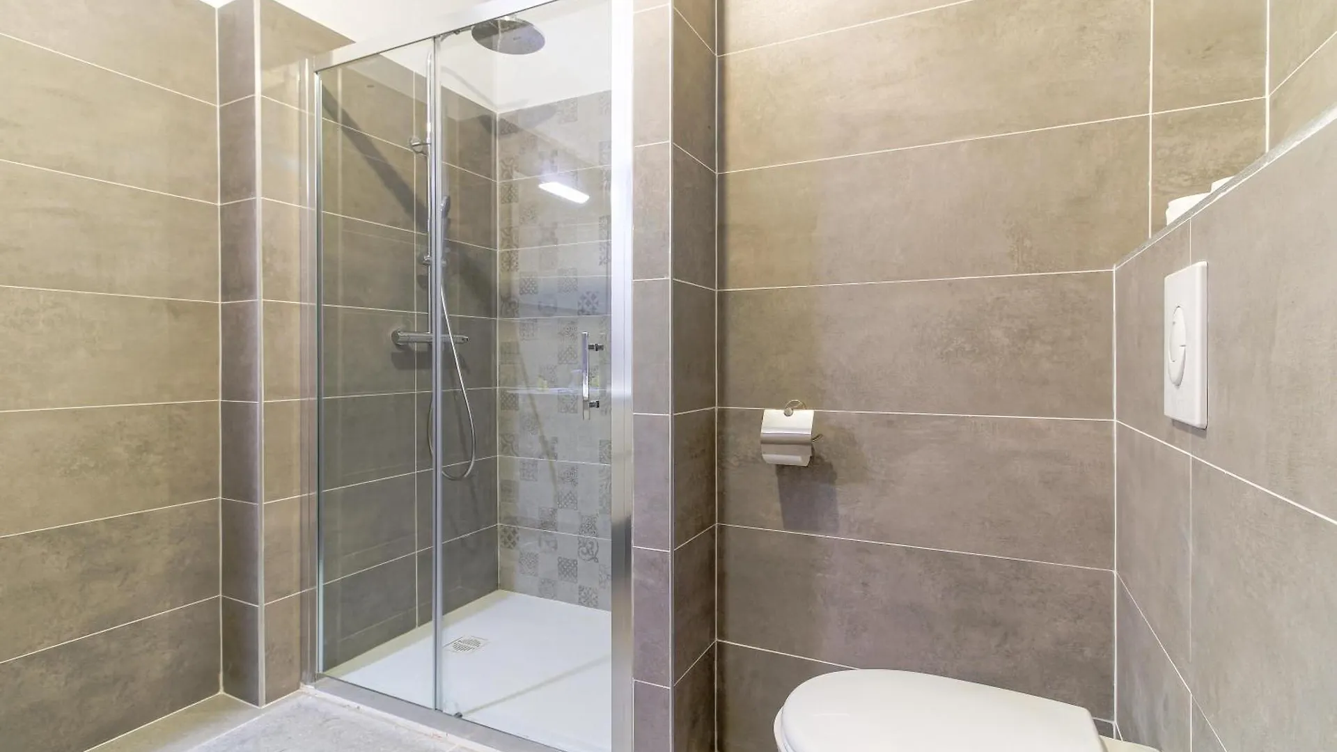 Select'Sohome - T2 Pour 4 Personnes En Residence Neuve - Parking Prive Et Piscine - 180Sud-B02 Le Lavandou