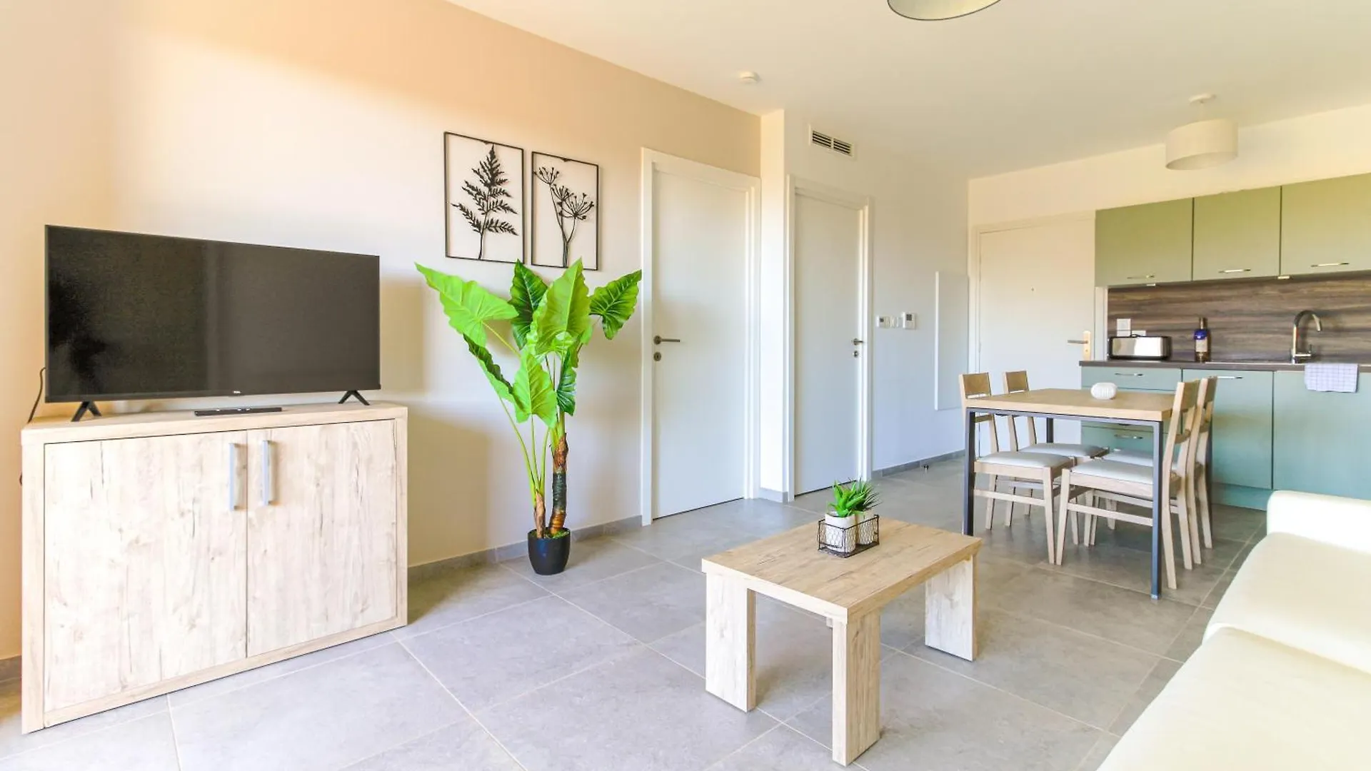 Select'Sohome - T2 Pour 4 Personnes En Residence Neuve - Parking Prive Et Piscine - 180Sud-B02 Le Lavandou France